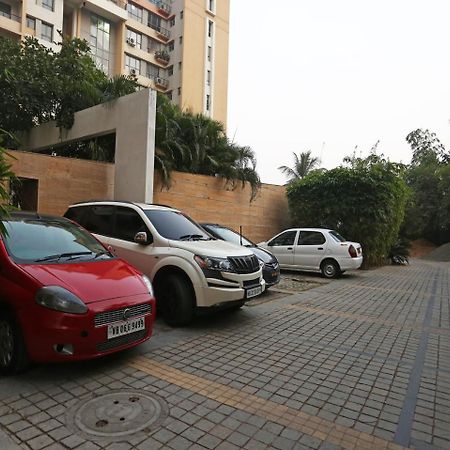 Capital O 10212 Hotel West Willows Xanadu كولكاتا المظهر الخارجي الصورة