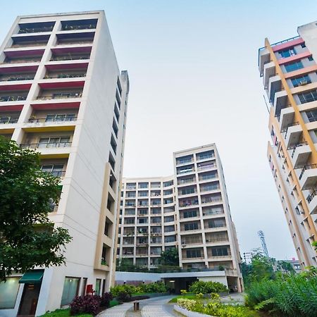 Capital O 10212 Hotel West Willows Xanadu كولكاتا المظهر الخارجي الصورة