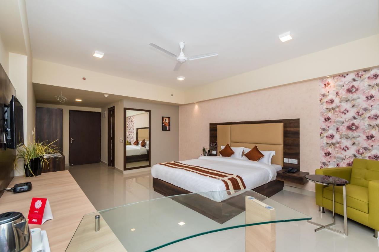 Capital O 10212 Hotel West Willows Xanadu كولكاتا المظهر الخارجي الصورة