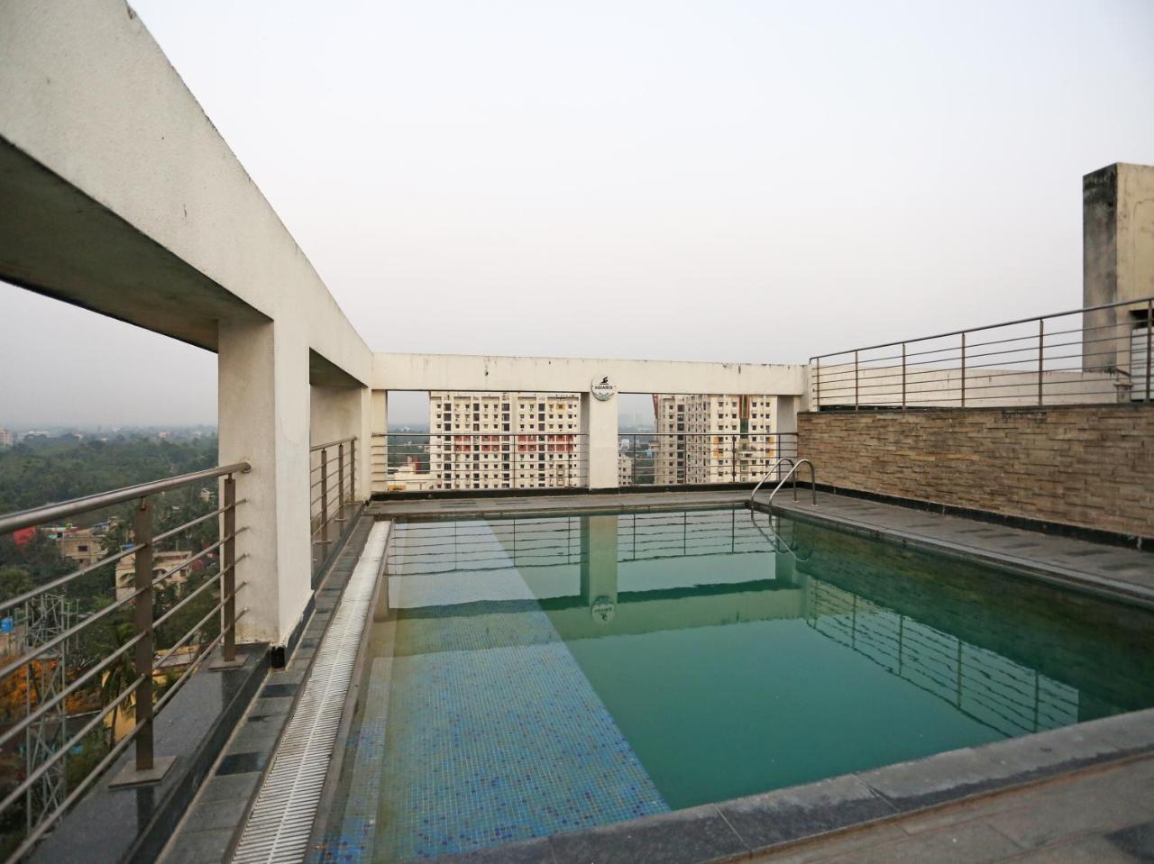 Capital O 10212 Hotel West Willows Xanadu كولكاتا المظهر الخارجي الصورة