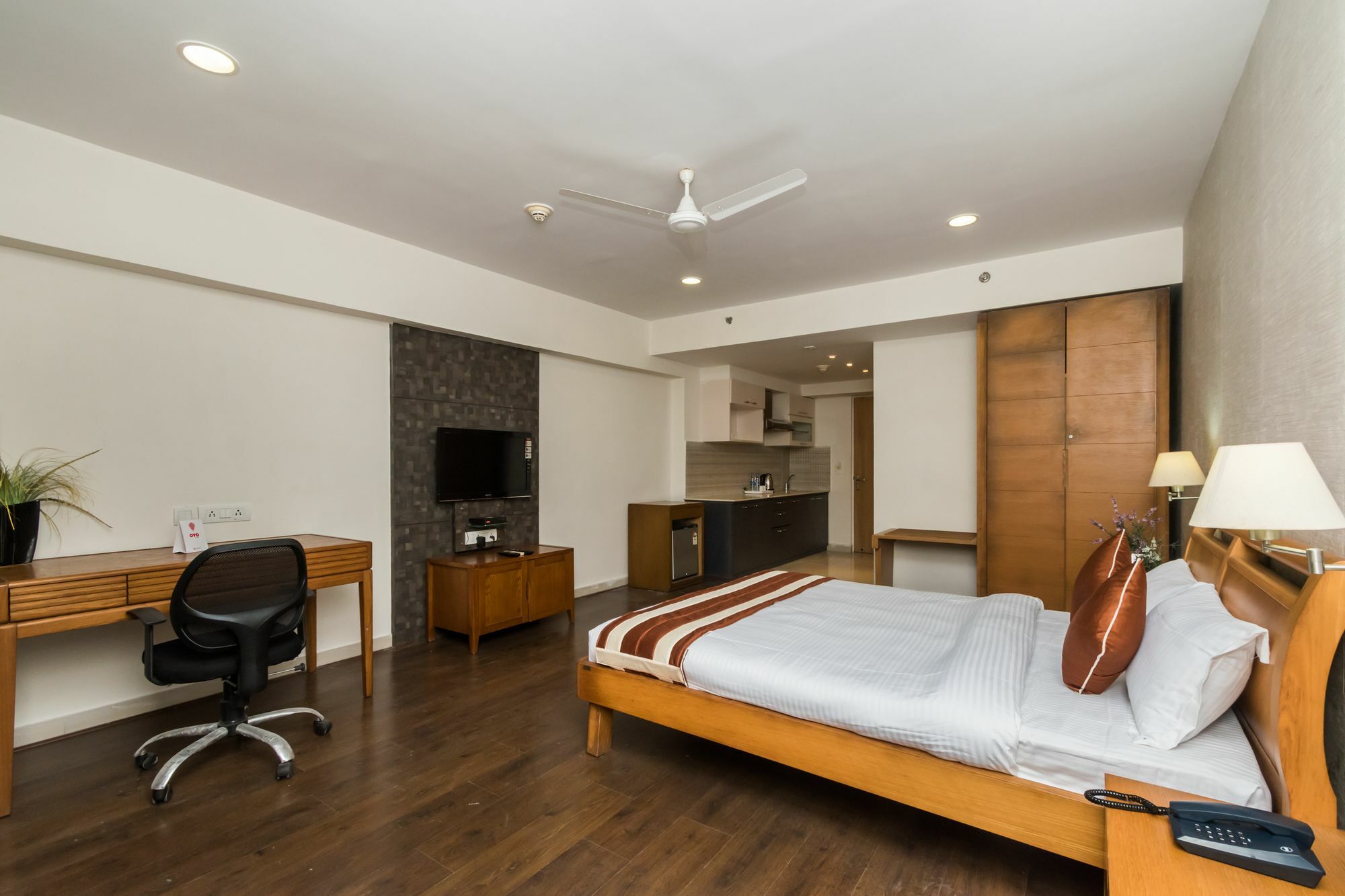 Capital O 10212 Hotel West Willows Xanadu كولكاتا المظهر الخارجي الصورة