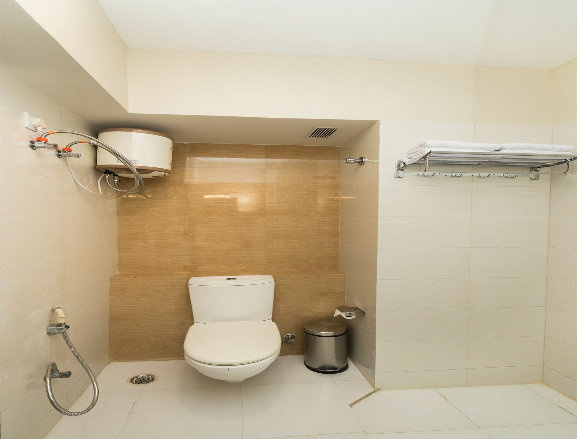 Capital O 10212 Hotel West Willows Xanadu كولكاتا المظهر الخارجي الصورة