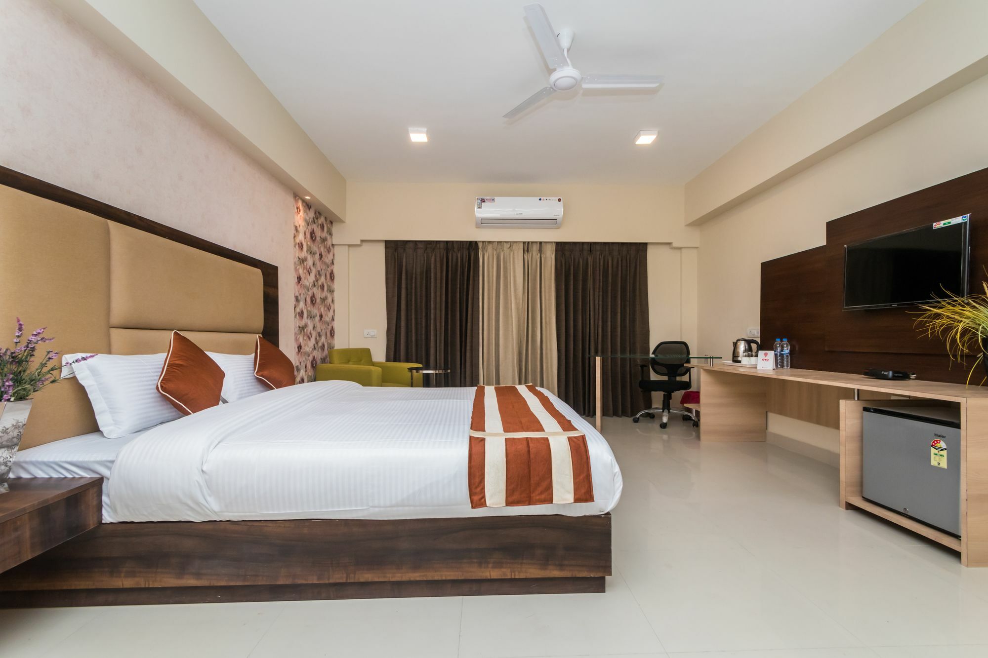 Capital O 10212 Hotel West Willows Xanadu كولكاتا المظهر الخارجي الصورة